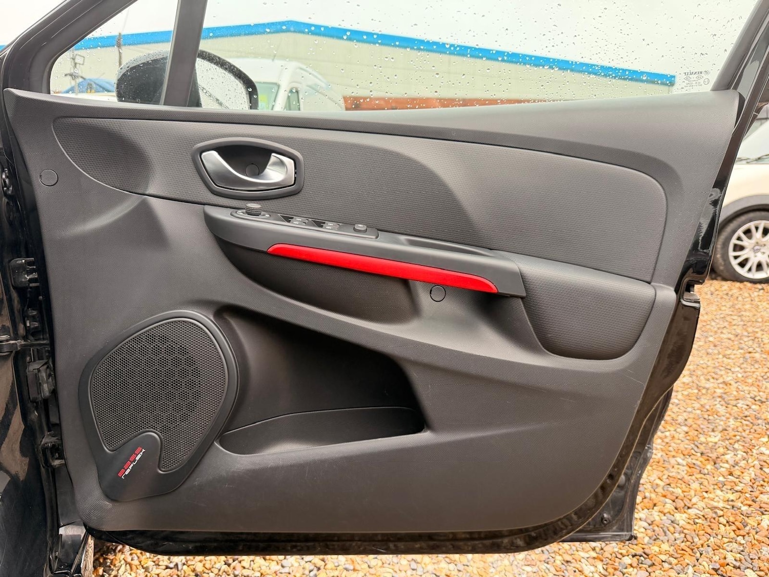 Used Renault Clio for sale - 78205359: Photo 51