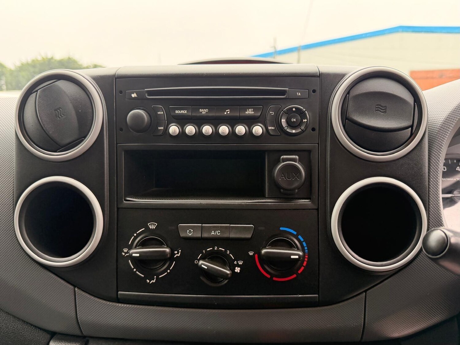 Used Peugeot Partner 2015 for sale - 77824325: Photo 17