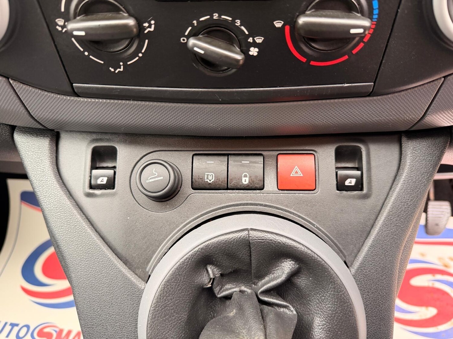 Used Peugeot Partner 2015 for sale - 77824325: Photo 25