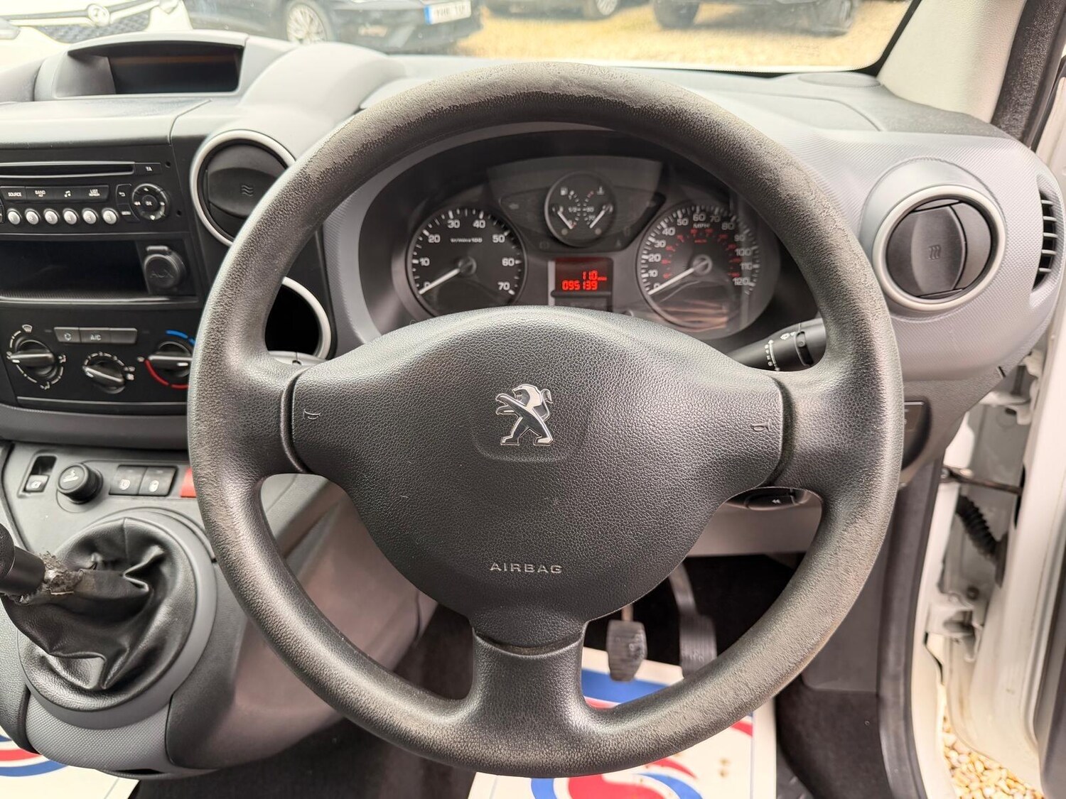 Used Peugeot Partner 2015 for sale - 77824325: Photo 29