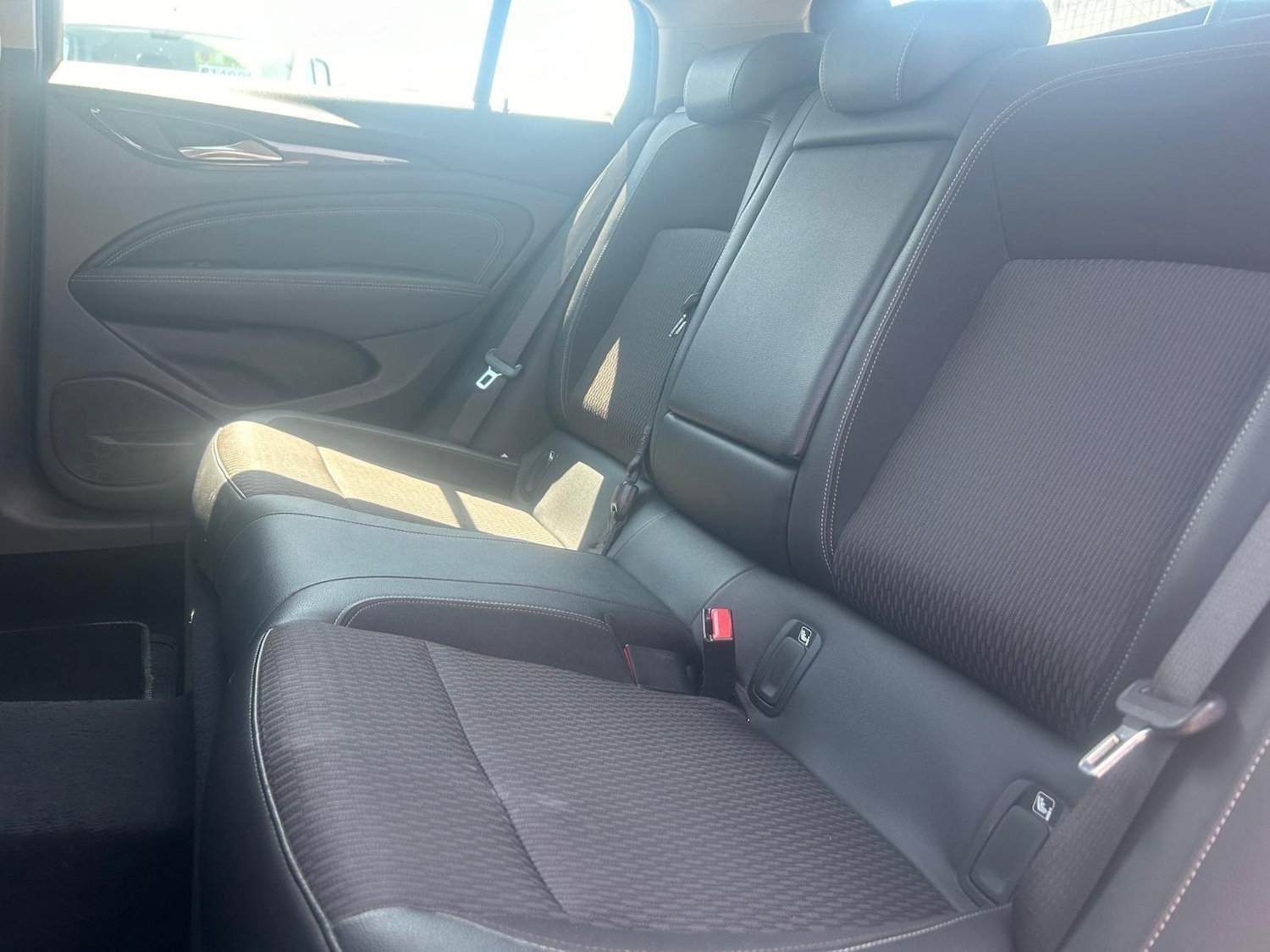 Used Vauxhall Insignia 2017 for sale - 77784335: Photo 12