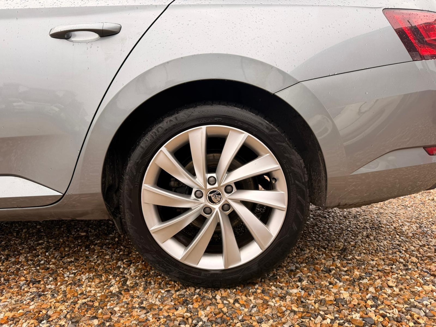 Used Skoda Superb 2016 for sale - 77632921: Photo 64