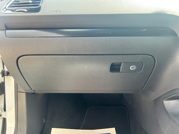 Used Volkswagen Scirocco 2015 for sale - 75186223: Photo 53