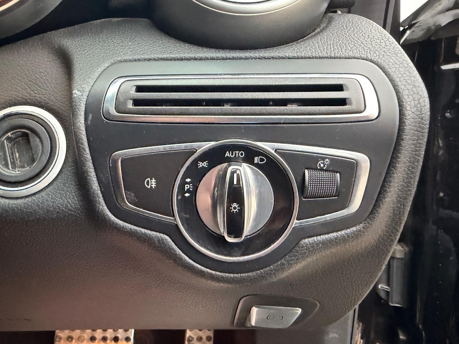 Used Mercedes-Benz C Class 2015 for sale - 77645819: Photo 18