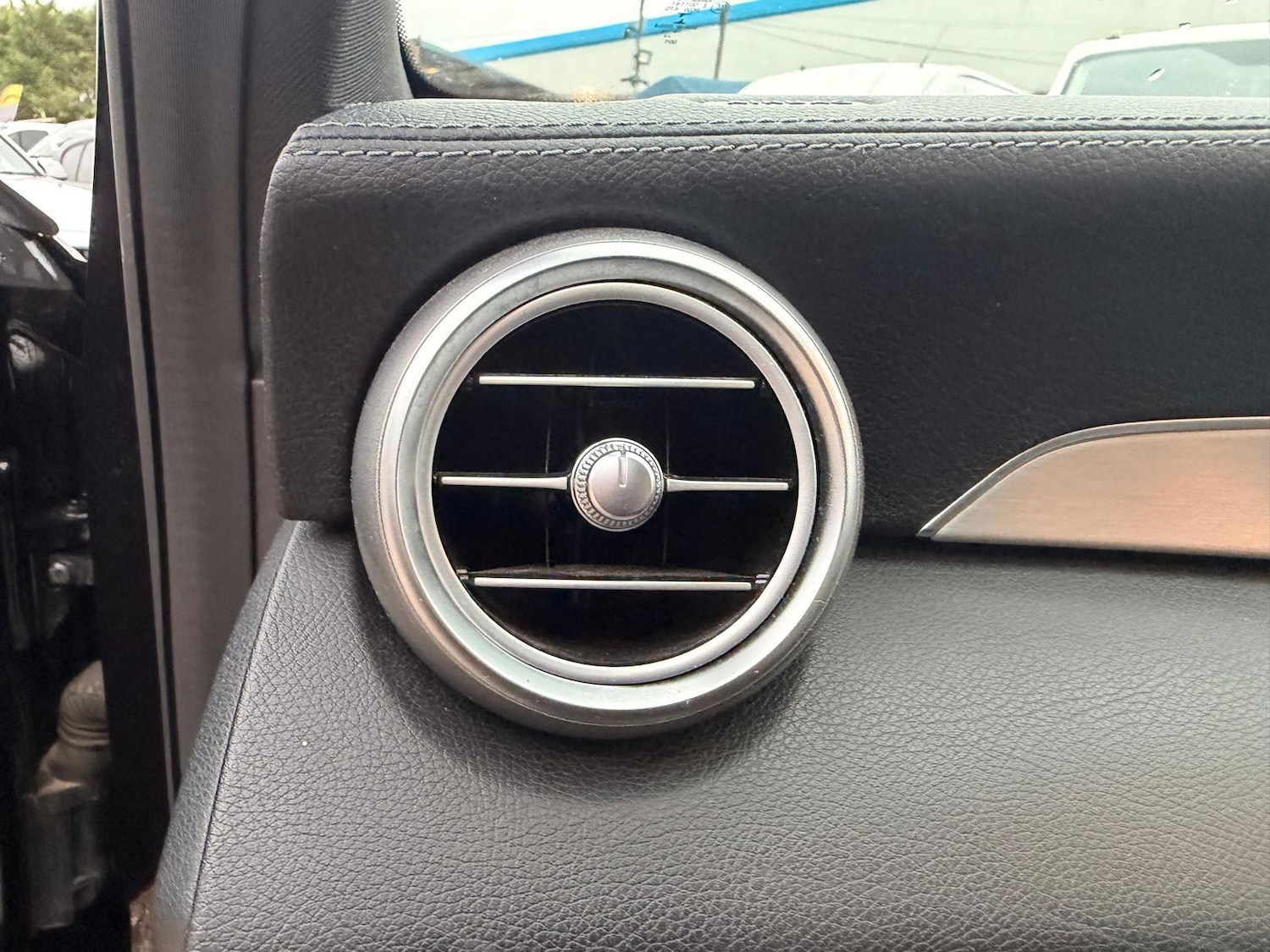 Used Mercedes-Benz C Class 2015 for sale - 77645819: Photo 75