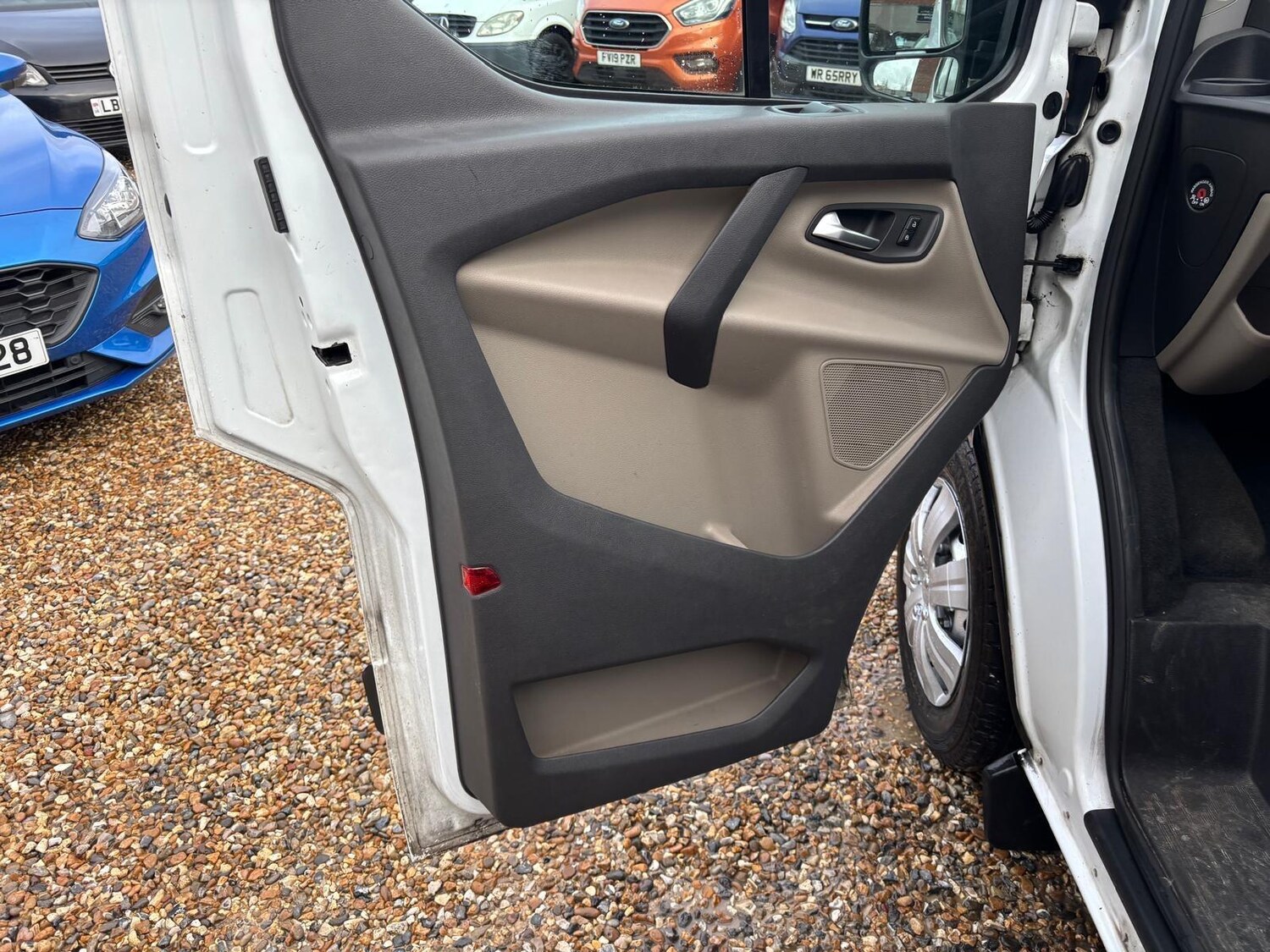 Used Ford Tourneo Custom 2015 for sale - 77469222: Photo 81