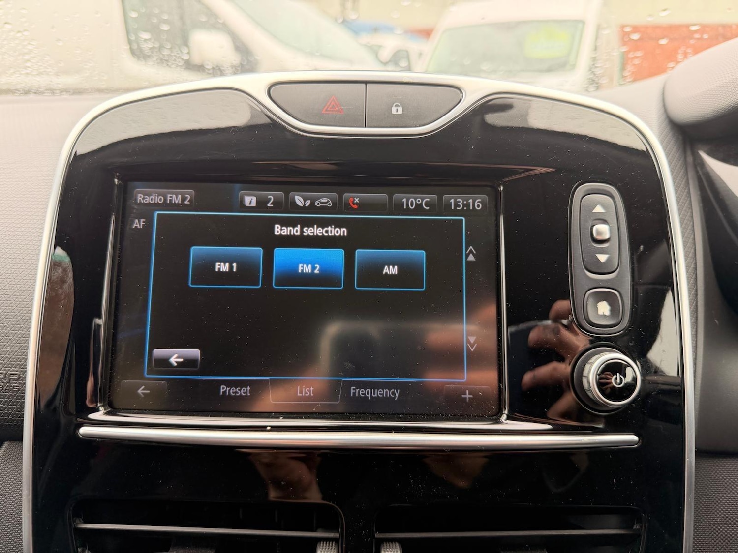 Used Renault Clio 2015 for sale - 77238435: Photo 17