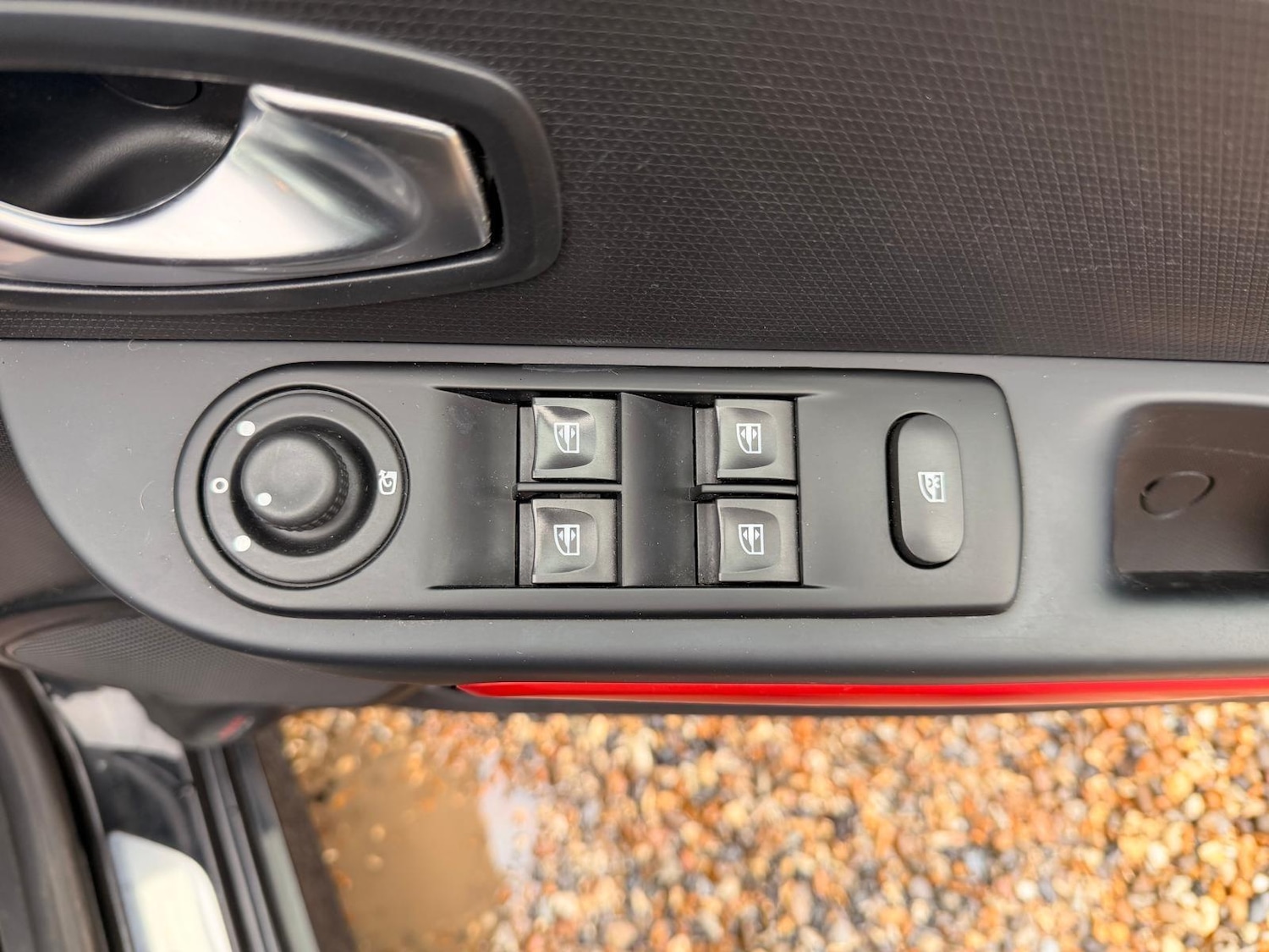 Used Renault Clio 2015 for sale - 77238435: Photo 18