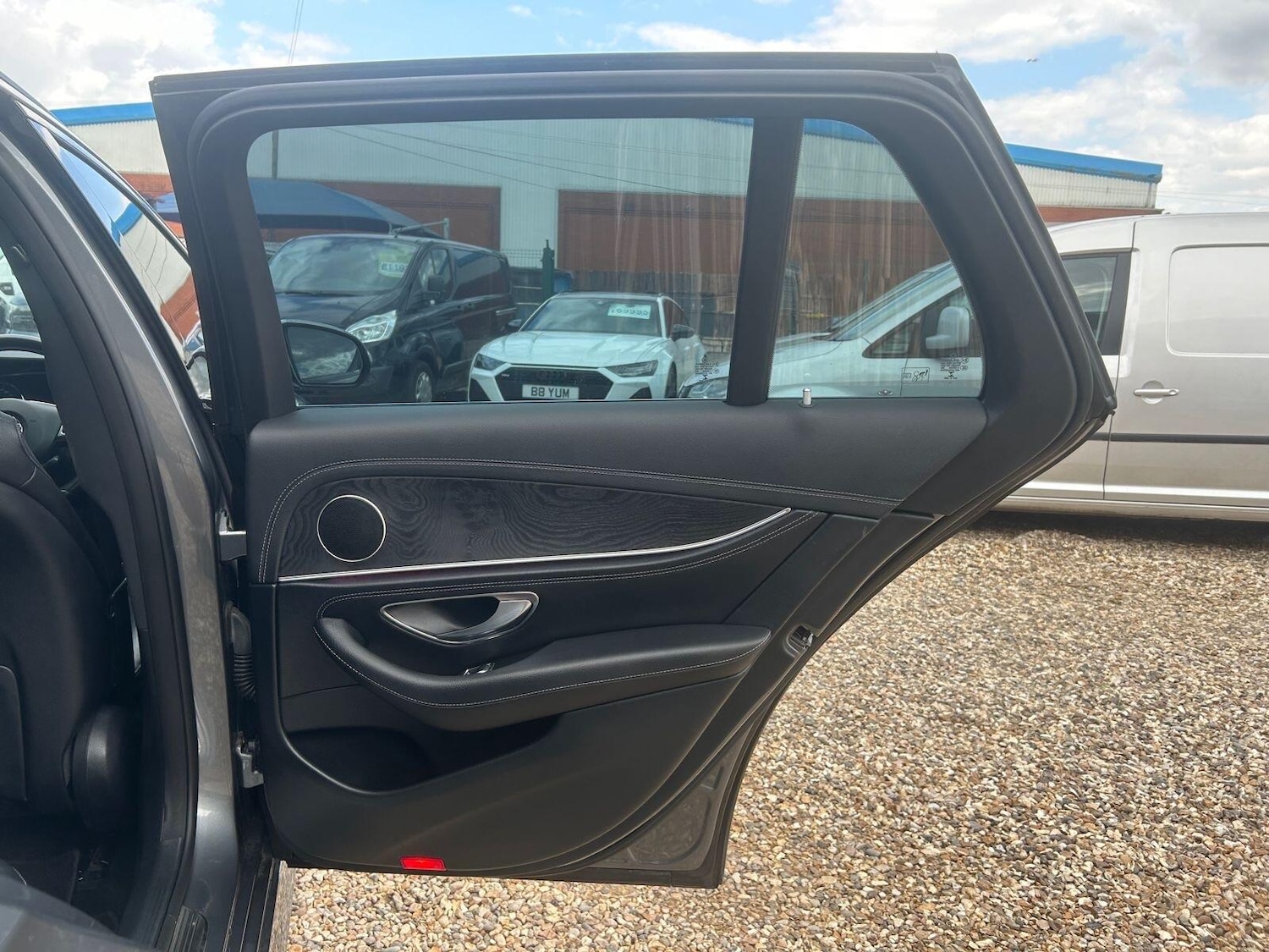 Used Mercedes-Benz E Class 2017 for sale - 76953038: Photo 25