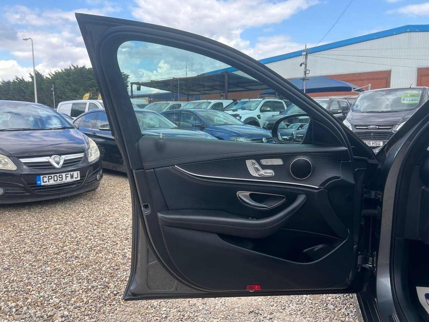 Used Mercedes-Benz E Class 2017 for sale - 76953038: Photo 50