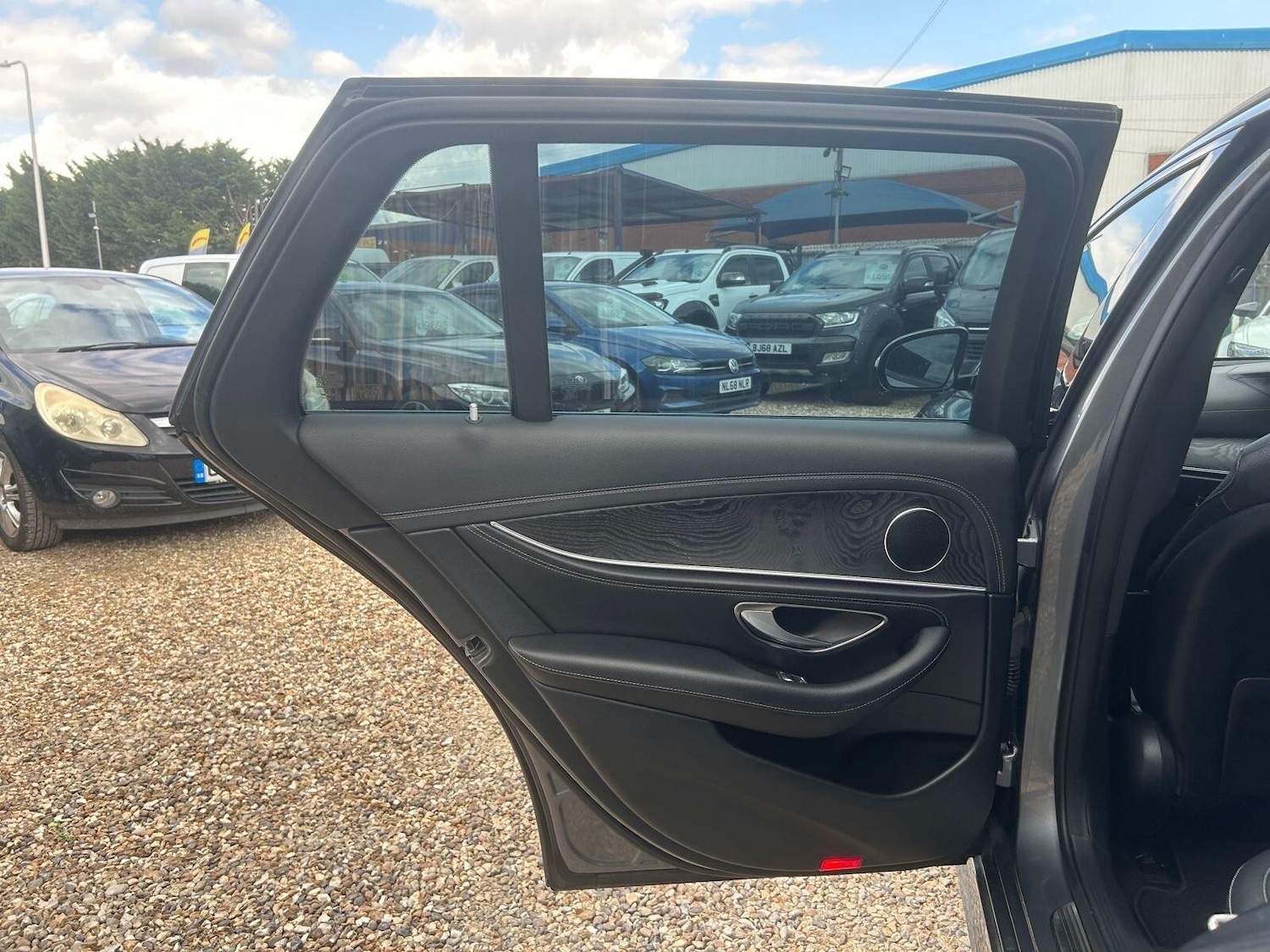 Used Mercedes-Benz E Class 2017 for sale - 76953038: Photo 51