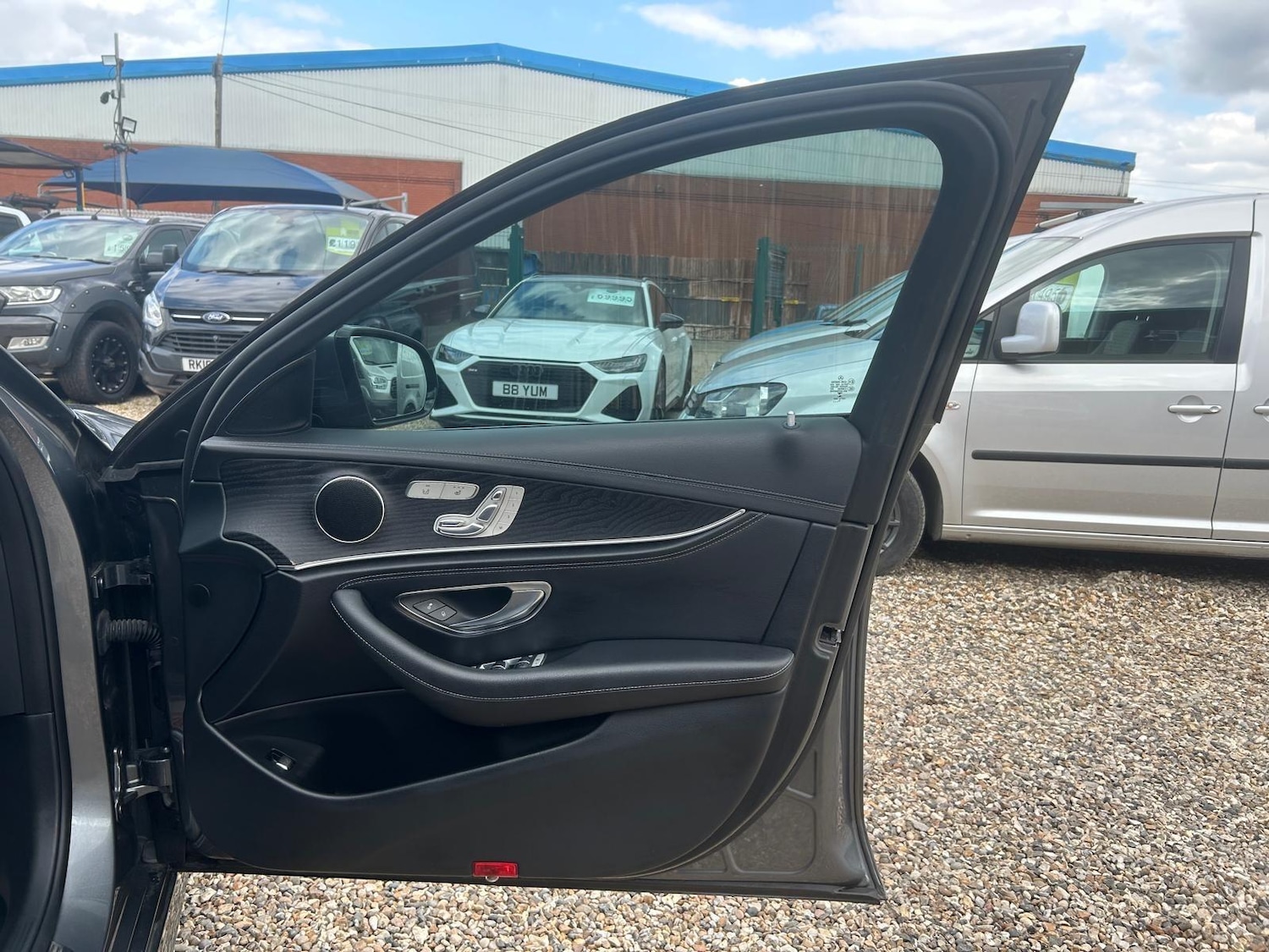 Used Mercedes-Benz E Class 2017 for sale - 76953038: Photo 71