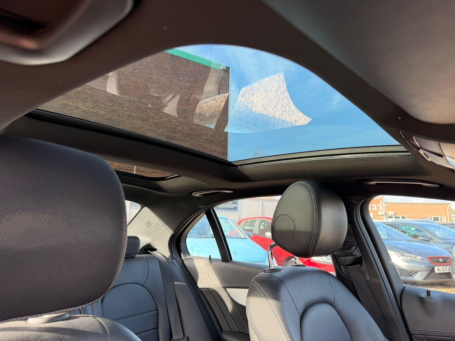 Used Mercedes-Benz C Class 2015 for sale - 76572868: Photo 11