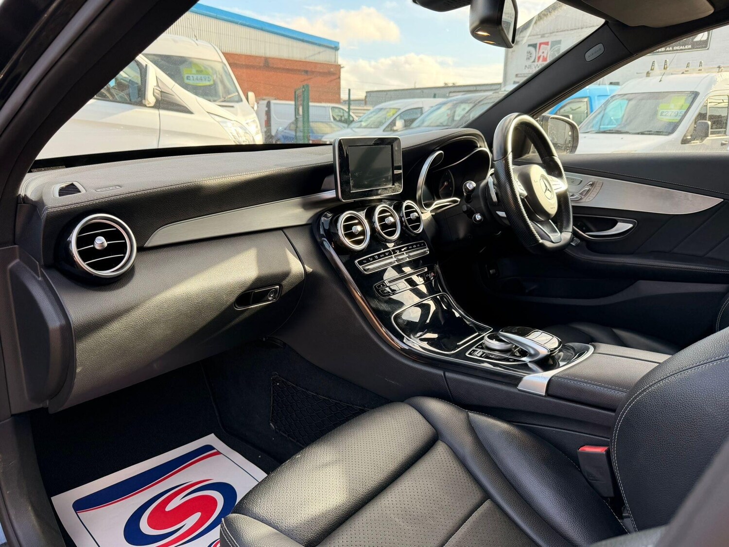 Used Mercedes-Benz C Class 2015 for sale - 76572868: Photo 13