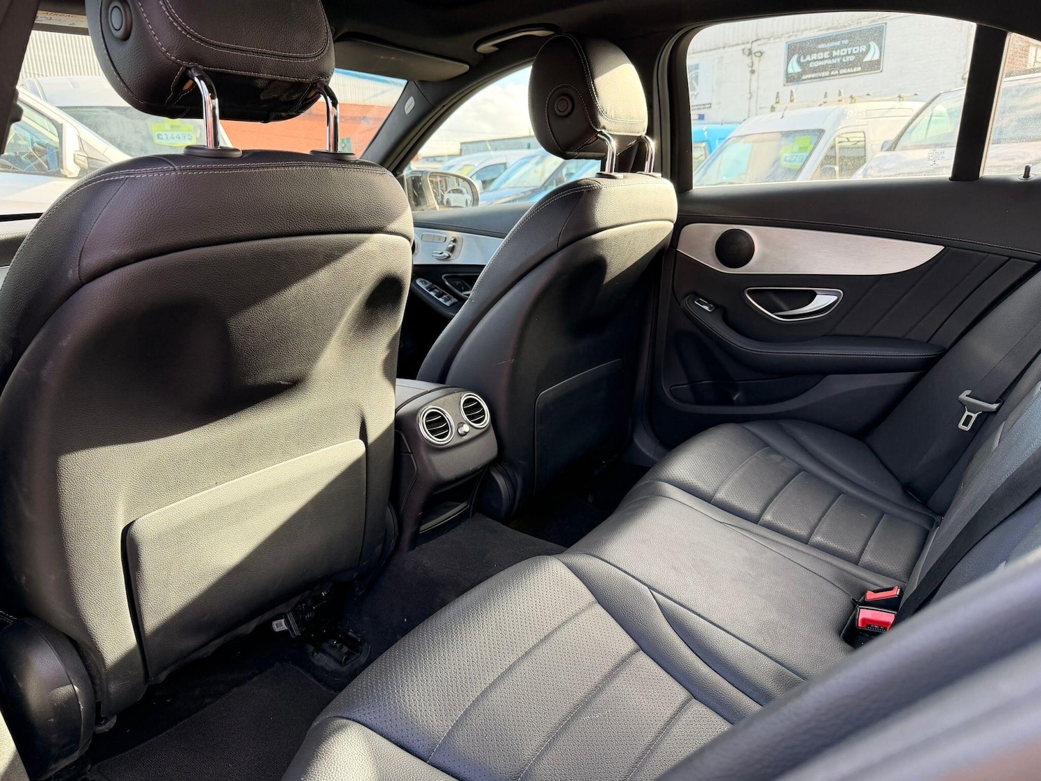 Used Mercedes-Benz C Class 2015 for sale - 76572868: Photo 17