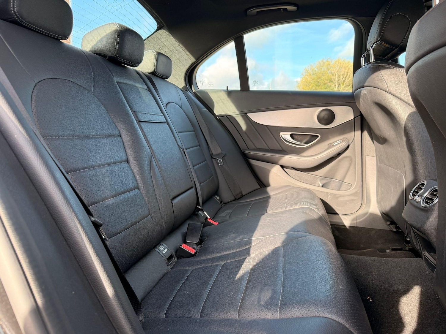 Used Mercedes-Benz C Class 2015 for sale - 76572868: Photo 19