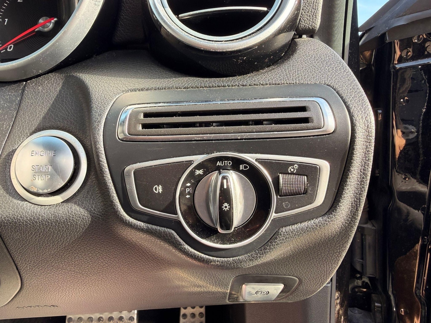 Used Mercedes-Benz C Class 2015 for sale - 76572868: Photo 30