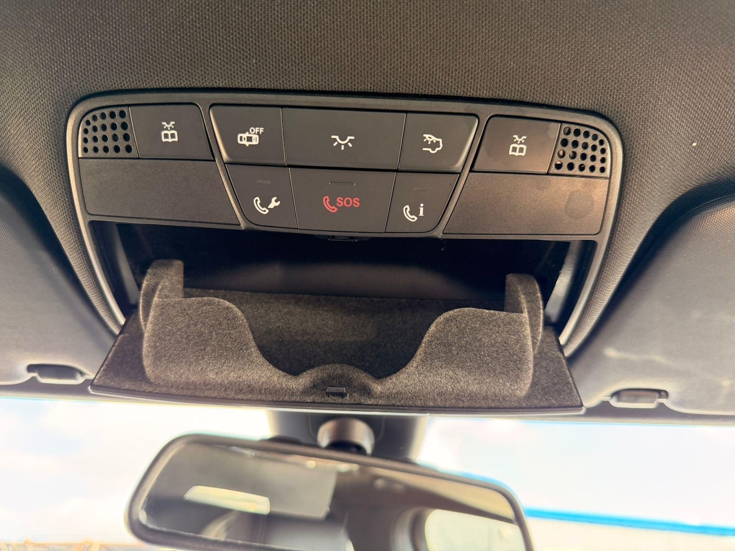 Used Mercedes-Benz C Class 2015 for sale - 76572868: Photo 68