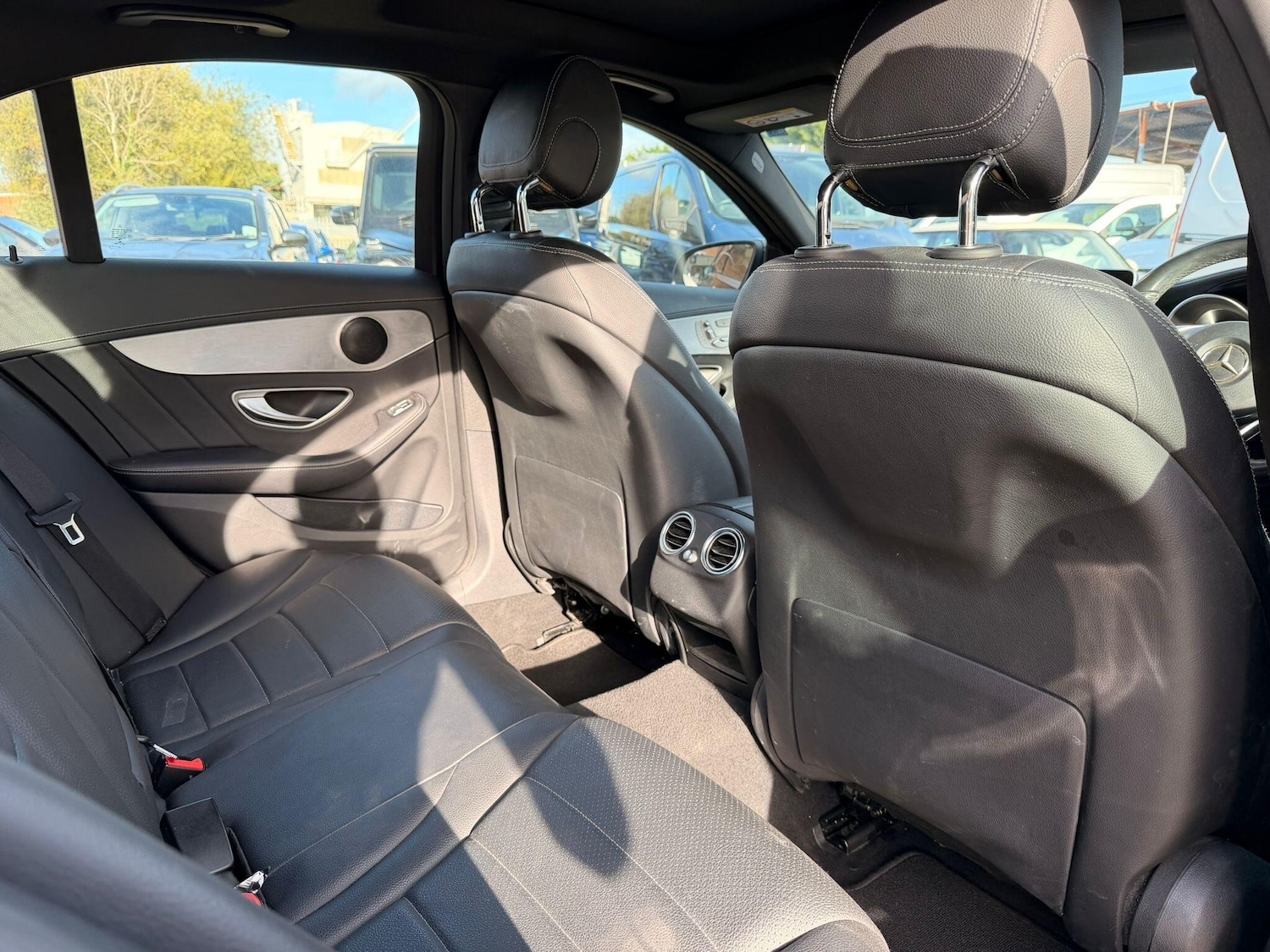 Used Mercedes-Benz C Class 2015 for sale - 76572868: Photo 77