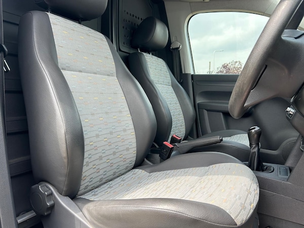 Used Volkswagen Caddy Maxi 2012 for sale - 74920677: Photo 16