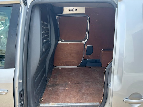 Used Volkswagen Caddy Maxi 2012 for sale - 74920677: Photo 54