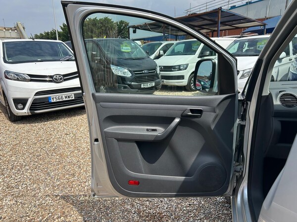 Used Volkswagen Caddy Maxi 2012 for sale - 74920677: Photo 58
