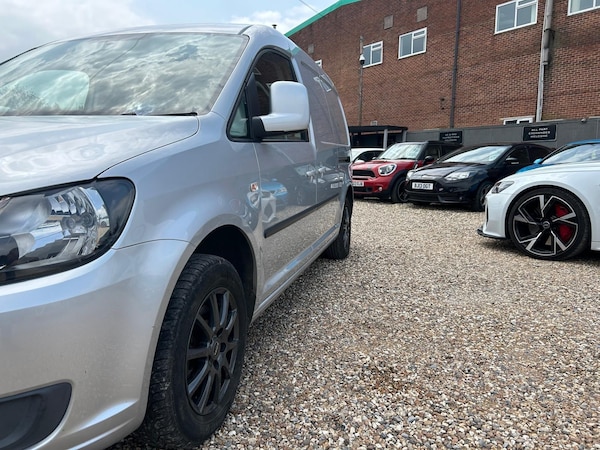 Used Volkswagen Caddy Maxi 2012 for sale - 74920677: Photo 74