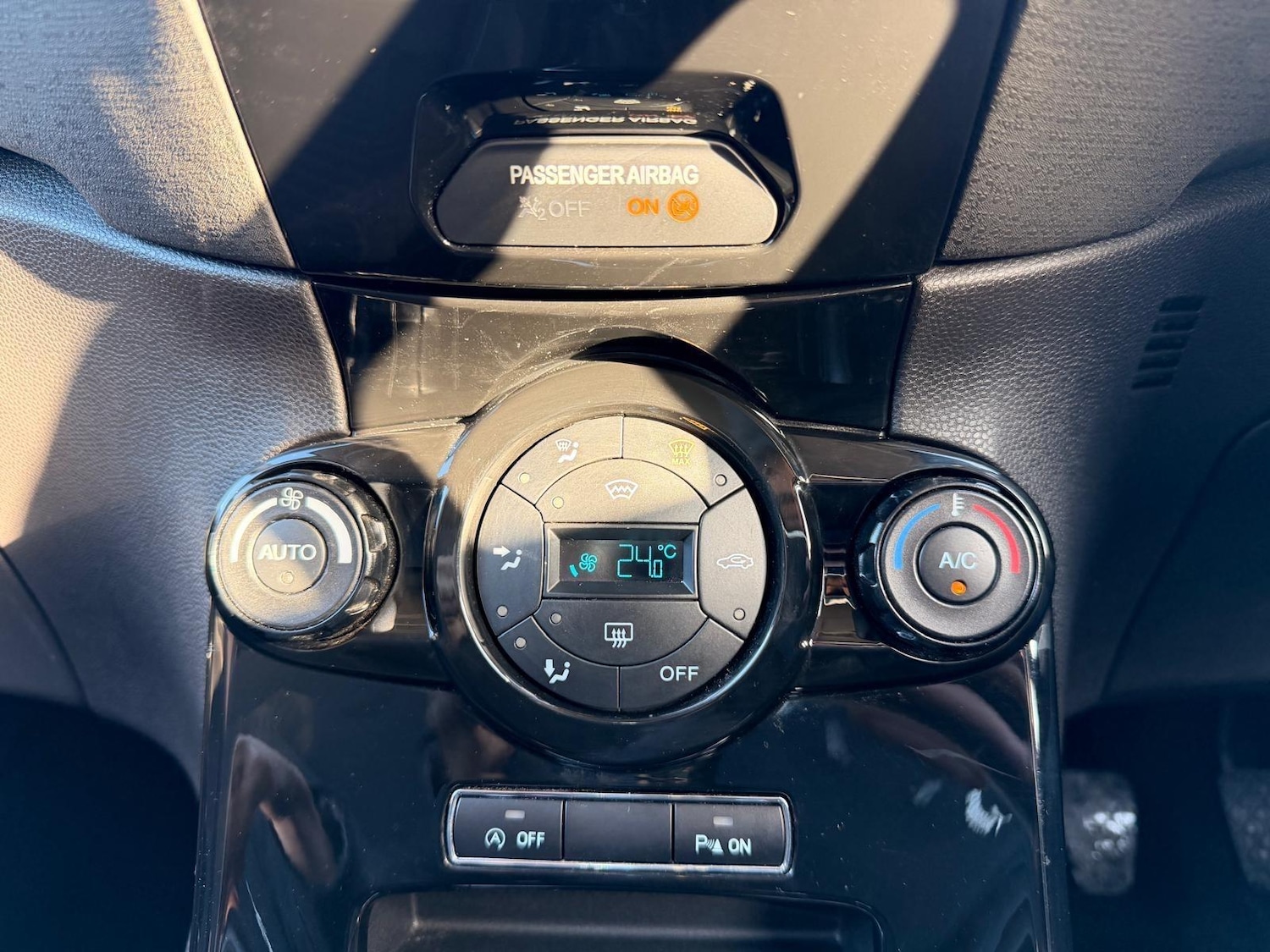 Used Ford Fiesta 2014 for sale - 77098060: Photo 65