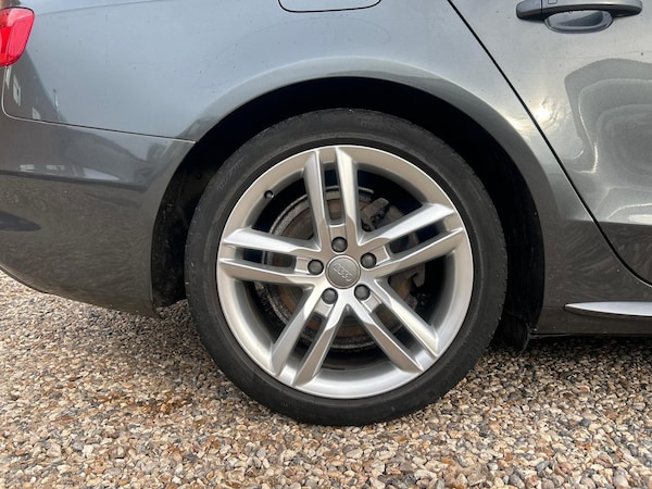 Used Audi A4 2015 for sale - 76152404: Photo 9