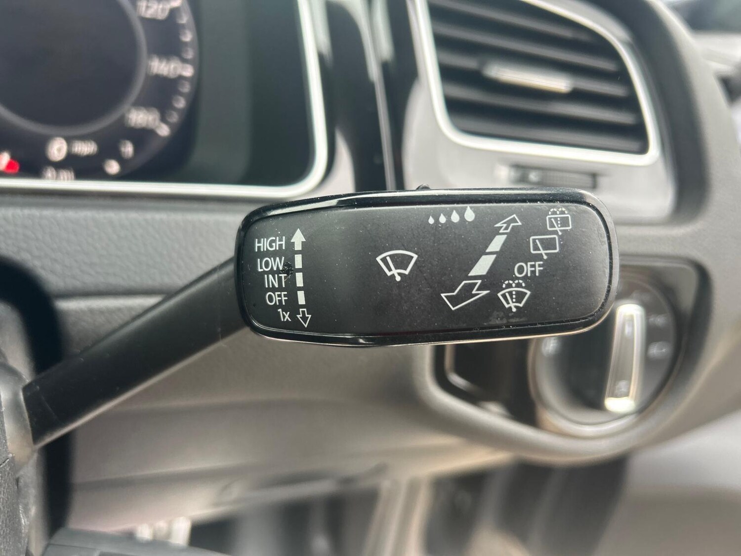 Used Volkswagen Golf 2017 for sale - 76227319: Photo 42