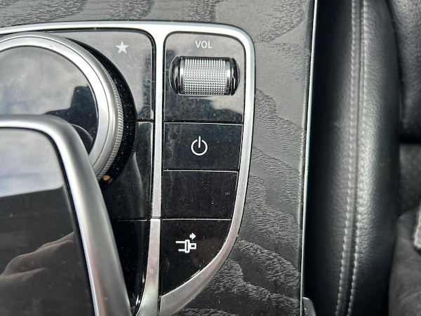 Used Mercedes-Benz C-Class 2017 for sale - 76201374: Photo 32