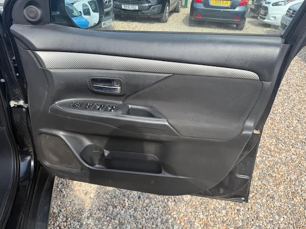 Used Mitsubishi Outlander 2017 for sale - 74990765: Photo 41