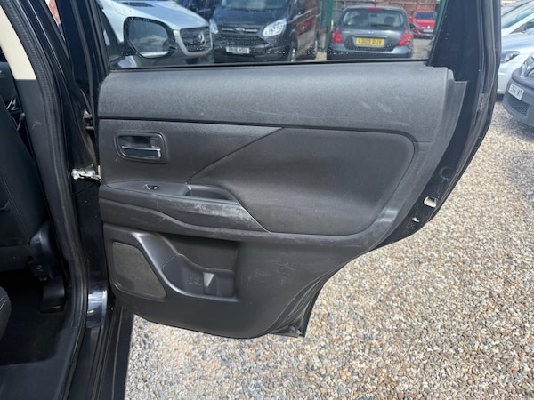 Used Mitsubishi Outlander 2017 for sale - 74990765: Photo 44