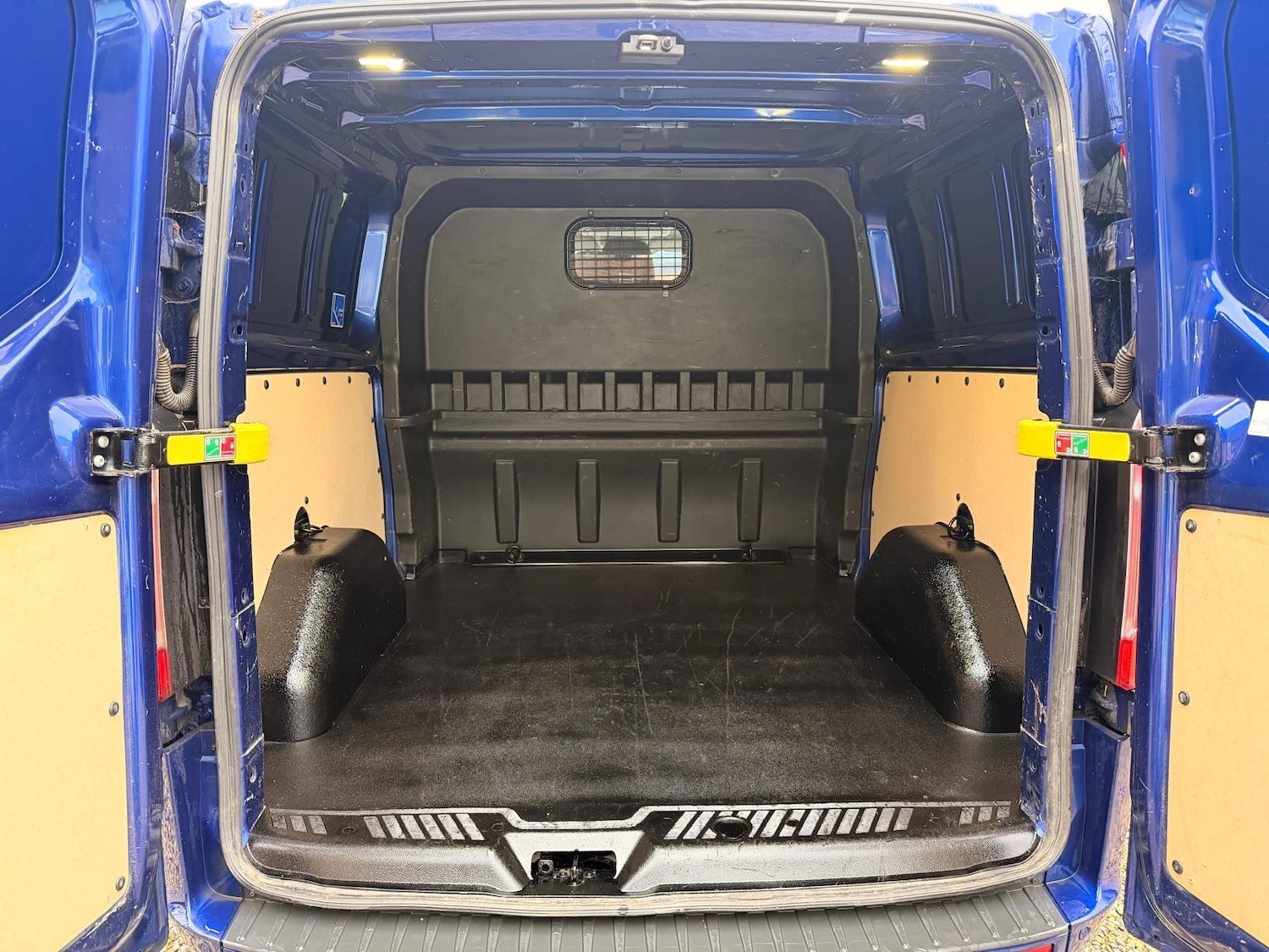 Used Ford Transit Custom 2016 for sale - 77611838: Photo 9