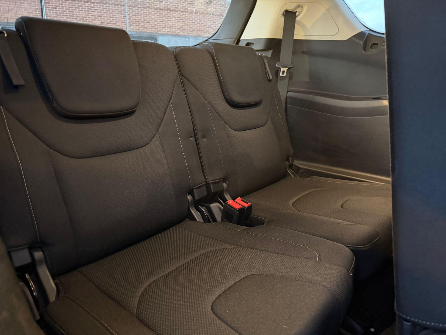 Used Ford S-Max 2017 for sale - 76824609: Photo 24