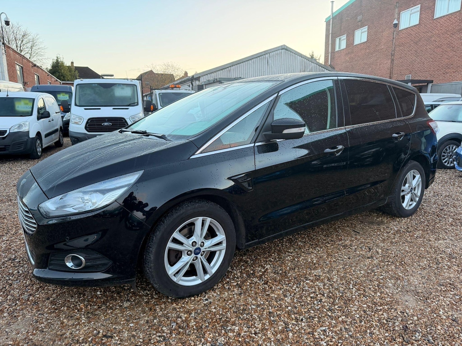 Used Ford S-Max 2017 for sale - 76824609: Photo 5