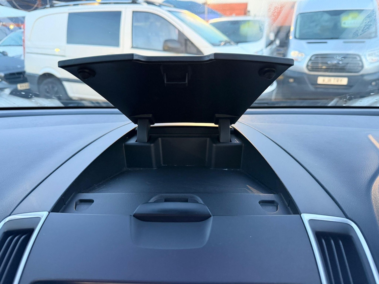 Used Ford S-Max 2017 for sale - 76824609: Photo 78