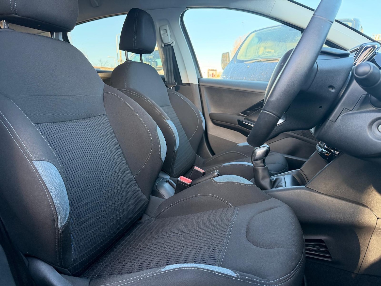 Used Peugeot 208 2015 for sale - 77097477: Photo 13