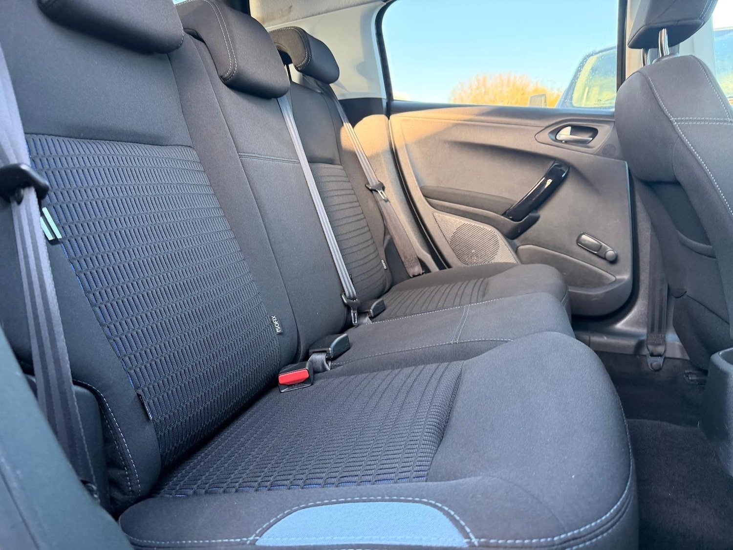 Used Peugeot 208 2015 for sale - 77097477: Photo 29