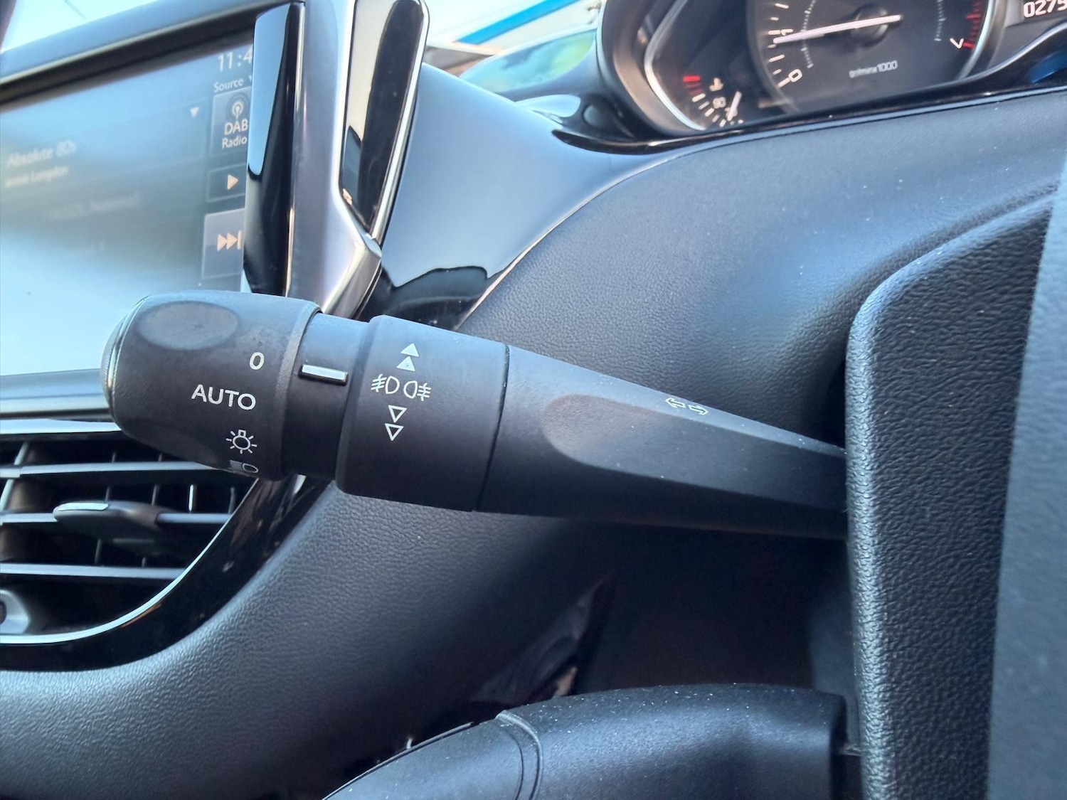 Used Peugeot 208 2015 for sale - 77097477: Photo 34