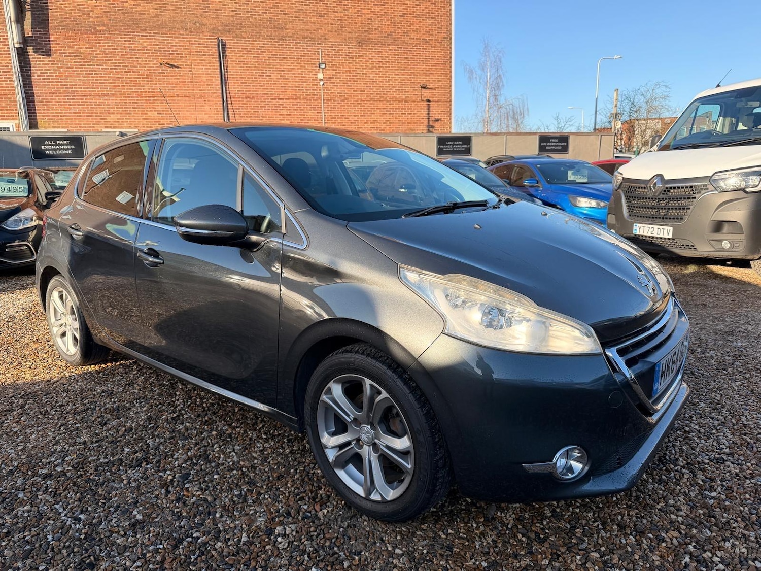 Used Peugeot 208 2015 for sale - 77097477: Photo 36