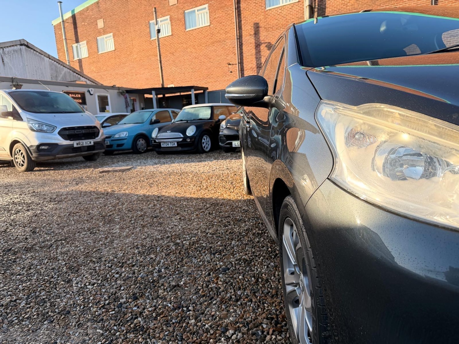 Used Peugeot 208 2015 for sale - 77097477: Photo 41