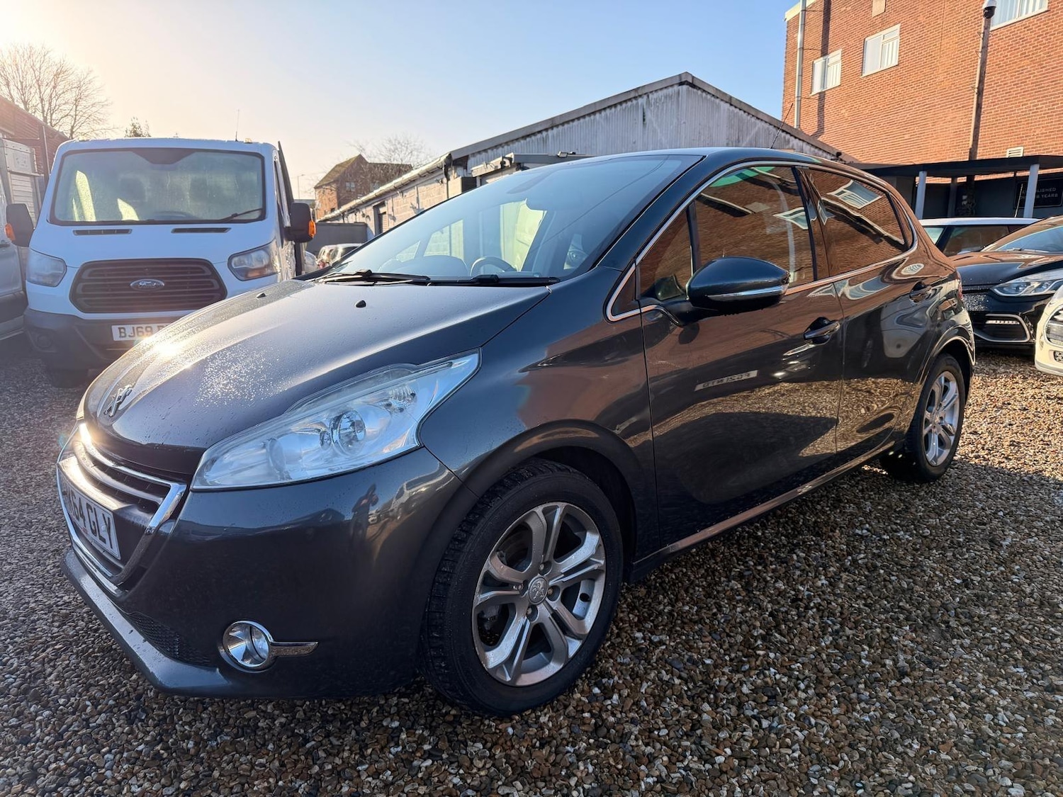 Used Peugeot 208 2015 for sale - 77097477: Photo 5