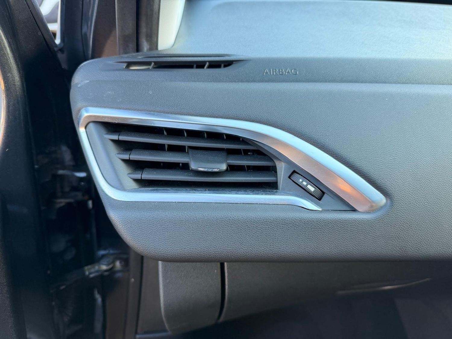 Used Peugeot 208 2015 for sale - 77097477: Photo 59