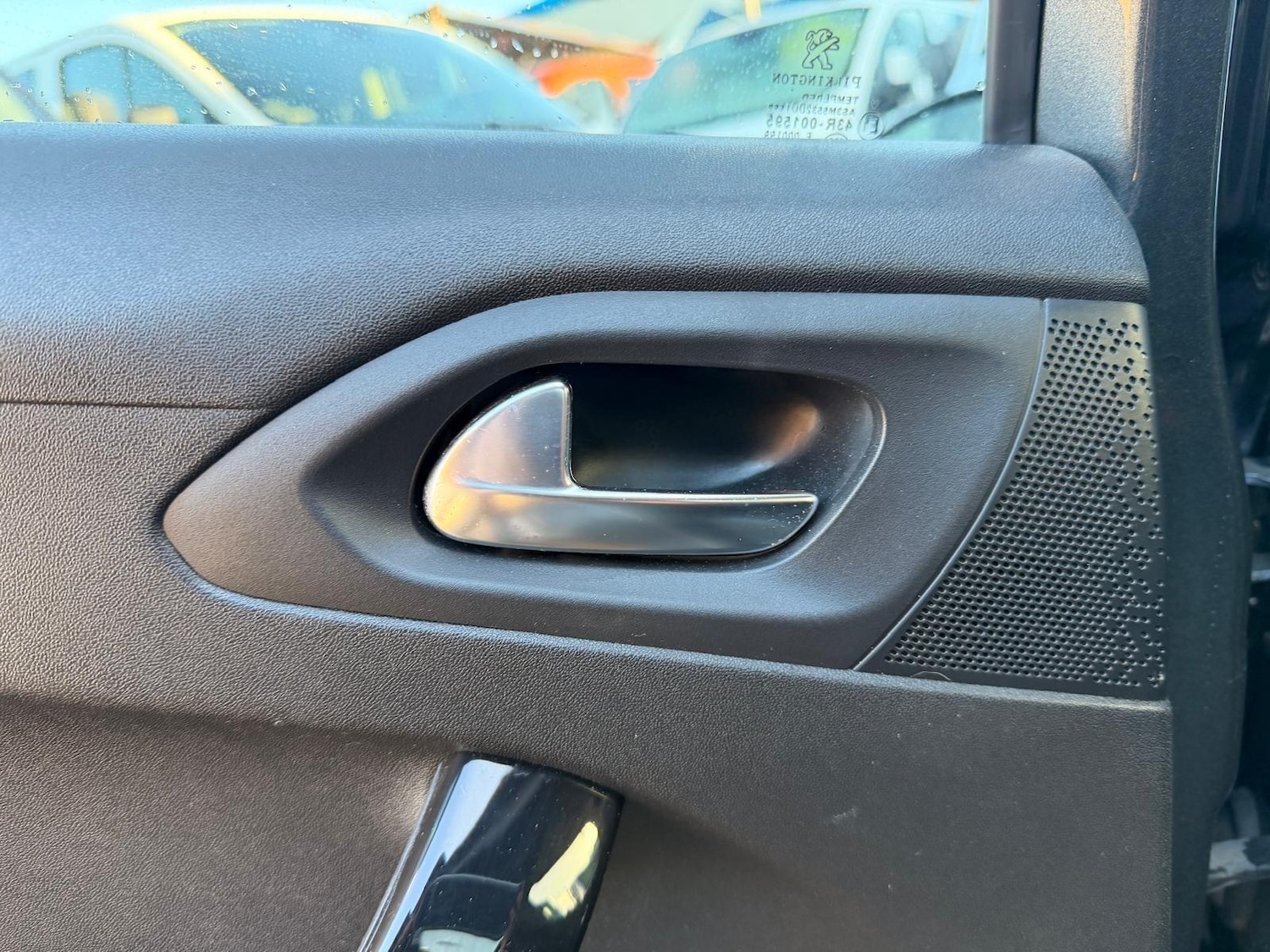 Used Peugeot 208 2015 for sale - 77097477: Photo 64