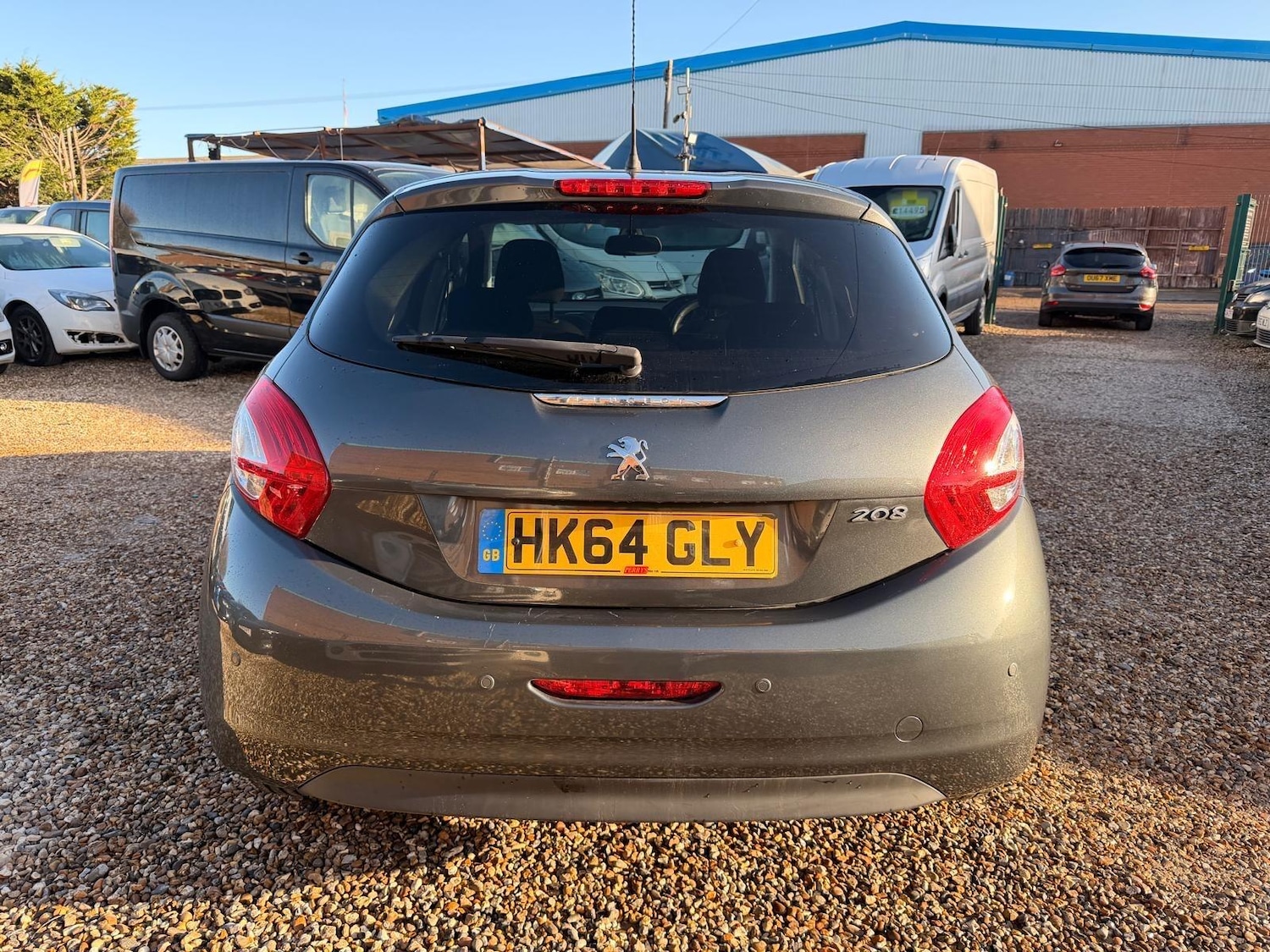 Used Peugeot 208 2015 for sale - 77097477: Photo 7