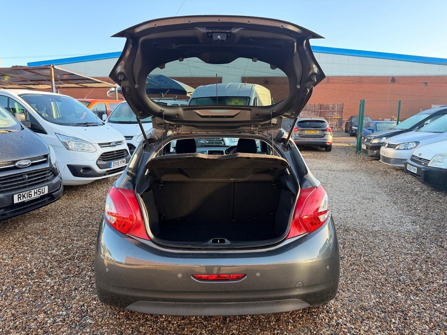 Used Peugeot 208 2015 for sale - 77097477: Photo 70