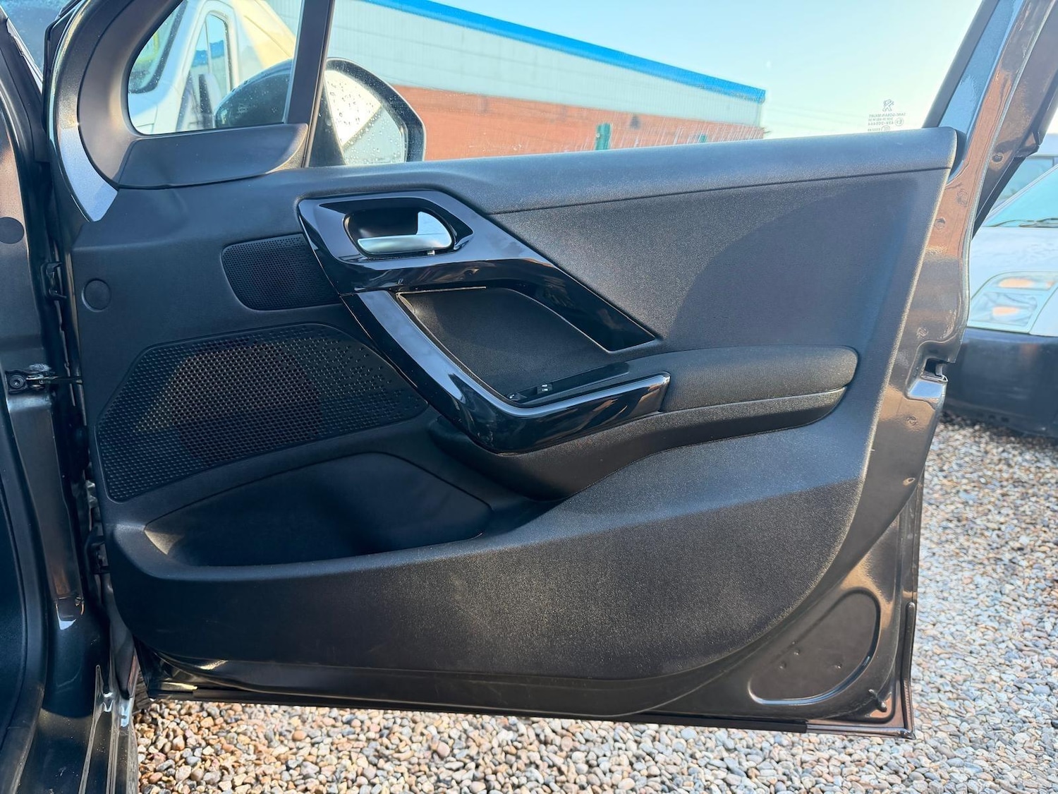 Used Peugeot 208 2015 for sale - 77097477: Photo 74