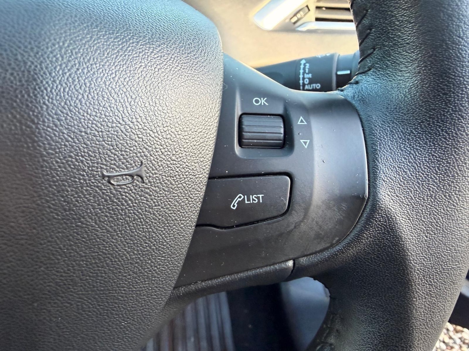 Used Peugeot 208 2015 for sale - 77097477: Photo 81