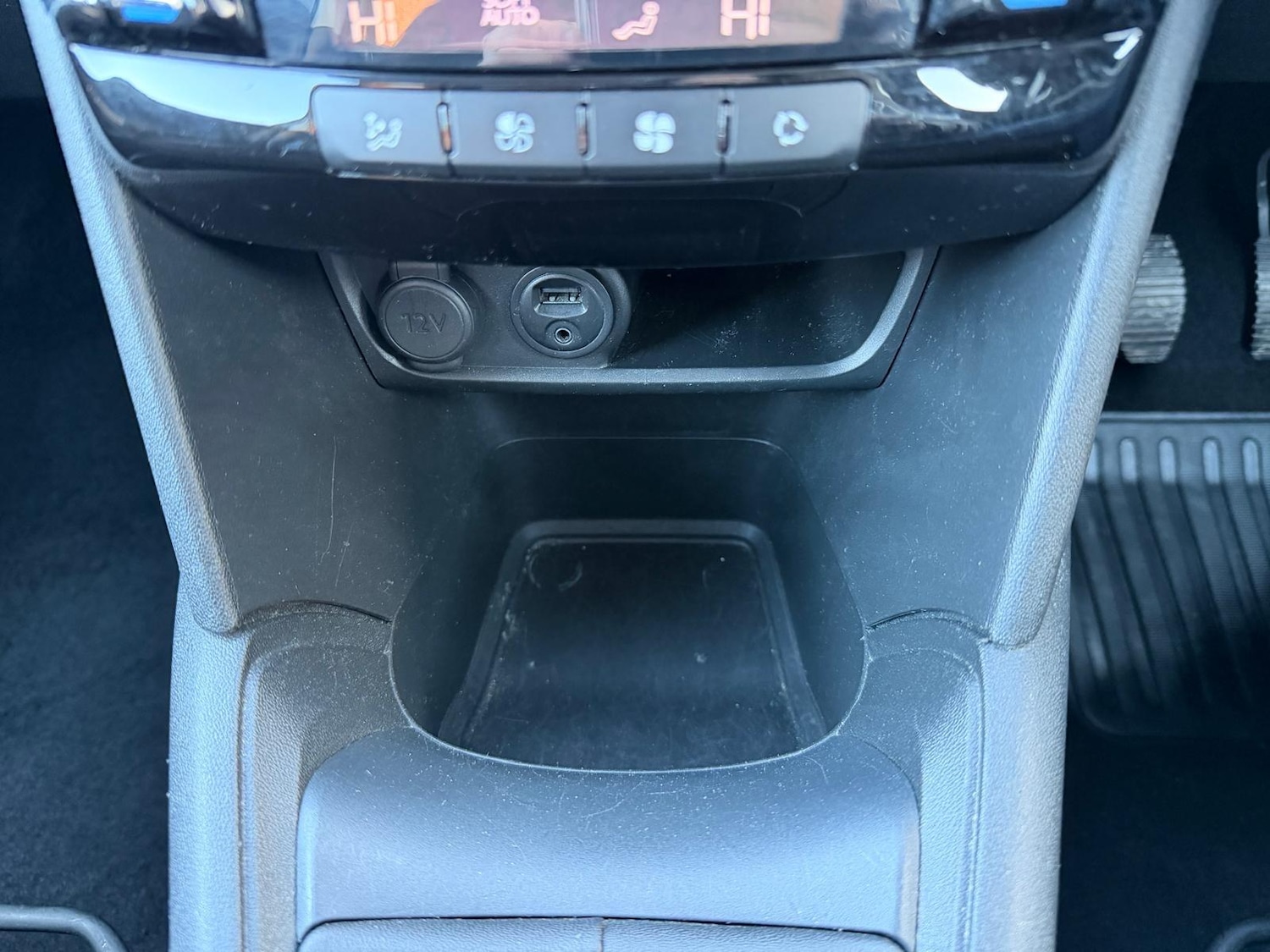 Used Peugeot 208 2015 for sale - 77097477: Photo 83